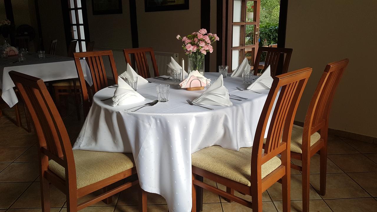 Folwark Tumiany Pokoje & Restauracja Buitenkant foto