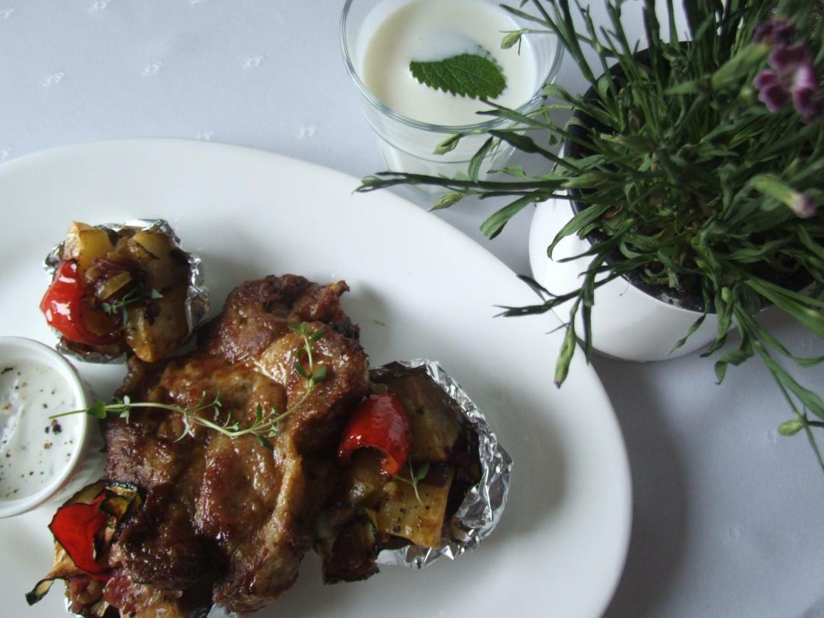 Folwark Tumiany Pokoje & Restauracja Buitenkant foto