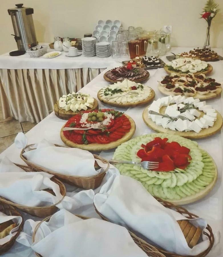 Folwark Tumiany Pokoje & Restauracja Buitenkant foto